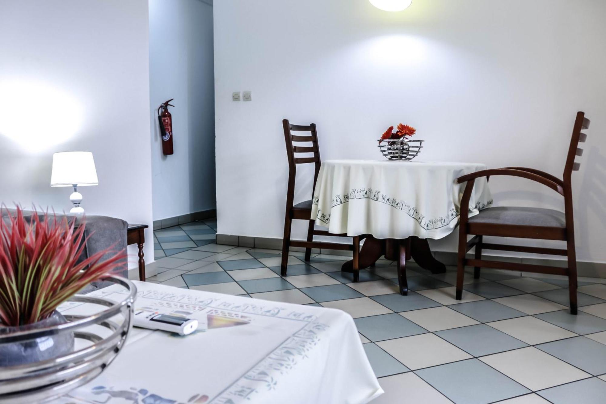 دوالا Tchero Appartement 1 المظهر الخارجي الصورة
